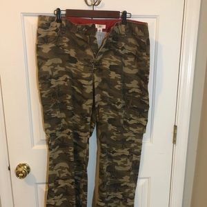 Baggy Cargo Camo Pants